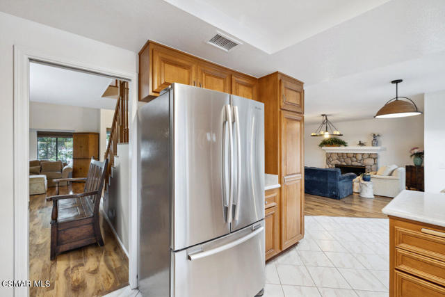 6690 Oak Springs Drive, Oak Park CA: https://media.crmls.org/mediaz/c8b33d5c-4224-4255-b9cf-b6d878ad7c55.jpg