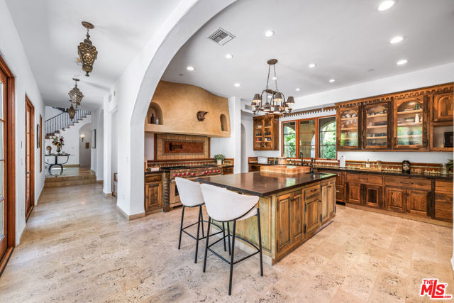 5850 Lapworth Drive, Agoura Hills CA: https://media.crmls.org/mediaz/c8b3484a-565a-450b-918a-4bf71b76c760.jpg