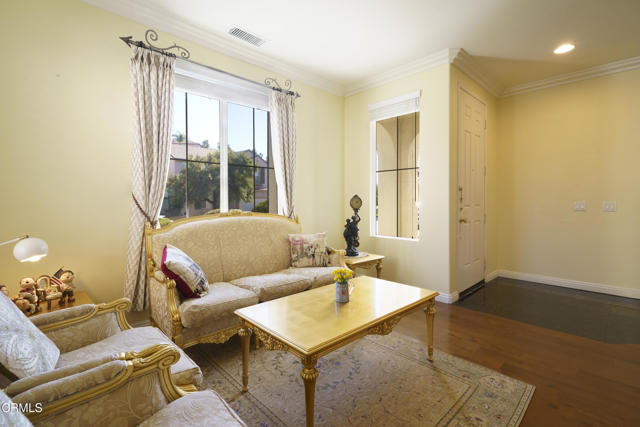 Detail Gallery Image 8 of 52 For 11071 N Tamberly Ln, Los Angeles,  CA 91042 - 4 Beds | 3 Baths