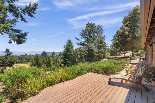 19960 Skyline Boulevard, Los Gatos CA: https://media.crmls.org/mediaz/c8b49575-9efa-4b35-a82d-965a9aa8ea96.jpg