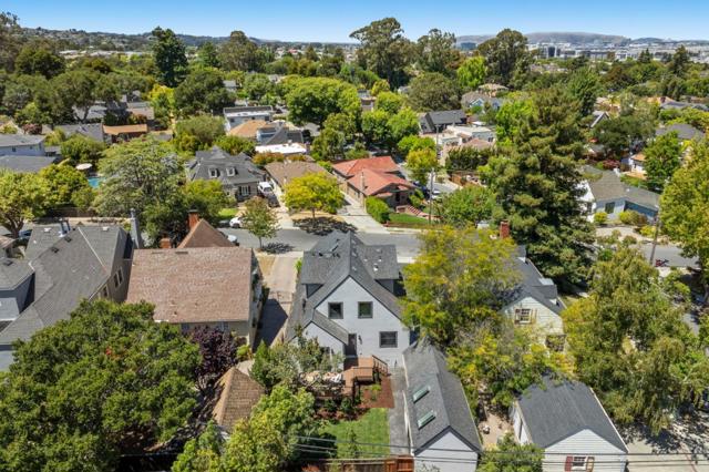 2205 Adeline Drive, Burlingame CA: https://media.crmls.org/mediaz/c8b4cf93-fbe0-4084-930c-22808ba47117.jpg