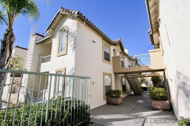 8644 New Salem St, San Diego CA: https://media.crmls.org/mediaz/c8b513d4-a05e-473e-8d5f-84f9ae11ab0a.jpg