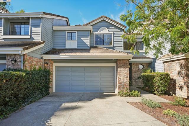 108 Kingswood Cir, Danville CA: https://media.crmls.org/mediaz/c8b5d971-8668-41ef-a1ba-306f2c278cad.jpg
