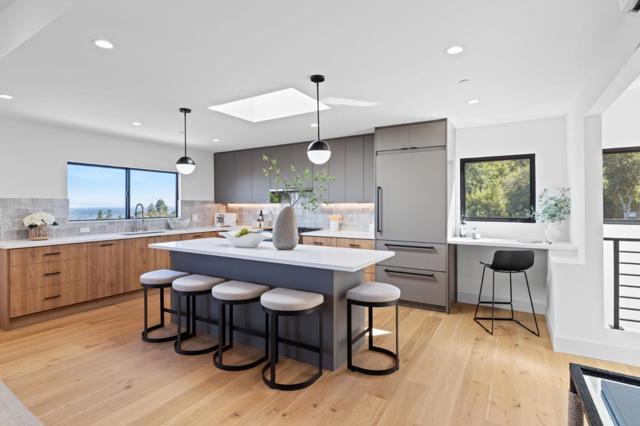 760 Loma Court, Redwood City CA: https://media.crmls.org/mediaz/c8b64b1e-243e-42a4-8767-5d6f7103b7ba.jpg