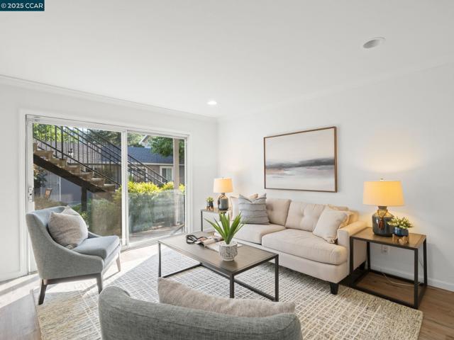 200 El Dorado Ave, Danville CA: https://media.crmls.org/mediaz/c8b69599-763c-4b23-8463-757b8af15187.jpg