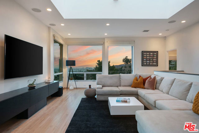 2742 Creston Drive, Los Angeles CA: https://media.crmls.org/mediaz/c8b73d52-c740-48fb-9a0d-7486049cbe4a.jpg