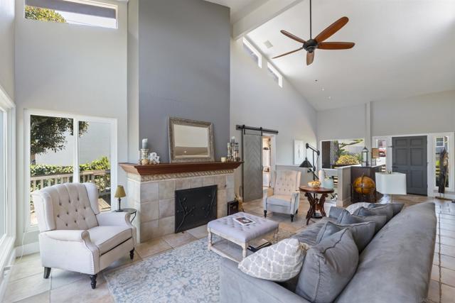17924 Saint Andrews Dr, Poway CA: https://media.crmls.org/mediaz/c8b79a4e-b895-41e3-a6da-1f1be03a87c5.jpg