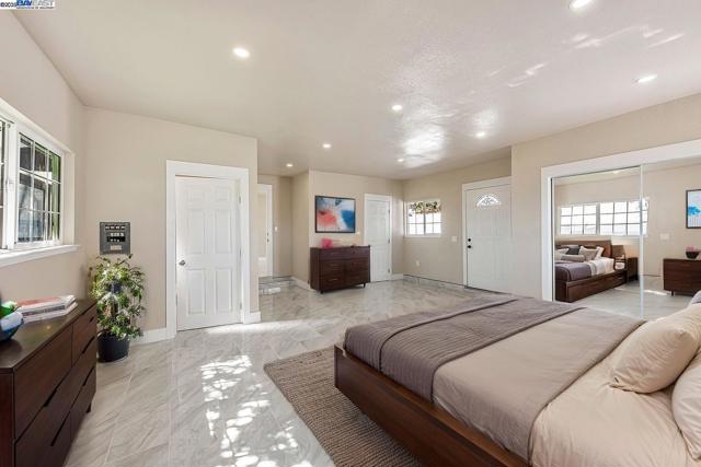 10745 Ridgeview Way, San Jose CA: https://media.crmls.org/mediaz/c8b80237-e11c-4bf7-8eee-90d4f5cd14cc.jpg