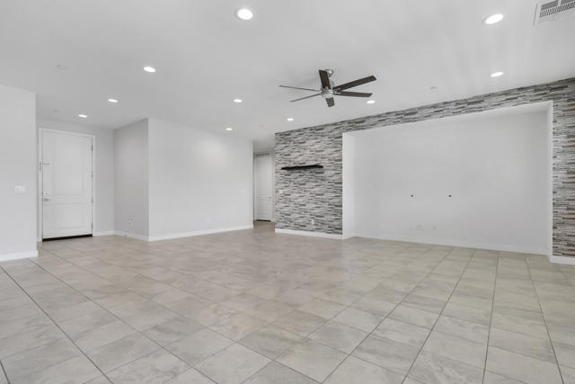 40632 Firenze Court, Indio CA: https://media.crmls.org/mediaz/c8b89288-cfe6-43a2-8a3e-15e20bf261a5.jpg