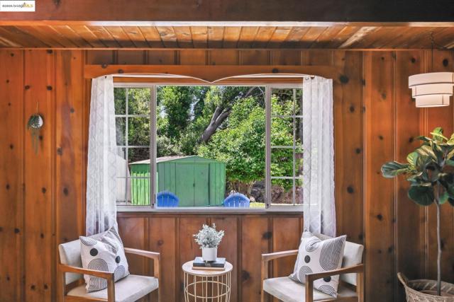 4125 Miflin Ave, El Sobrante CA: https://media.crmls.org/mediaz/c8b897f3-a69e-4b8d-a7ea-b59e3f5b3176.jpg