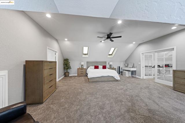 51 Cunha Ct, Oakley CA: https://media.crmls.org/mediaz/c8b8c024-3bbf-45d4-88c6-280631d05e9f.jpg