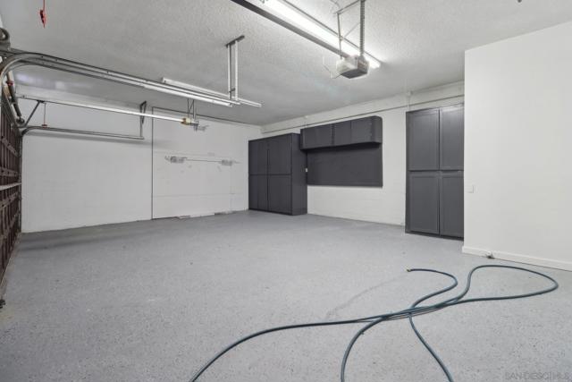 4367 Summit Dr, La Mesa CA: https://media.crmls.org/mediaz/c8b8fe44-490b-42ae-b8b4-14e89c1e4963.jpg