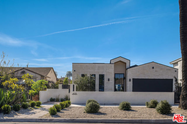 4029 East Boulevard, Los Angeles CA: https://media.crmls.org/mediaz/c8b94851-eade-4143-a017-595dde5ba3d3.jpg