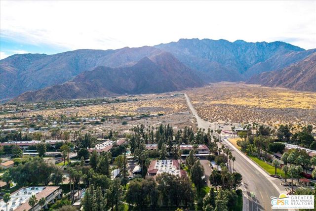 2860 N Los Felices Road, Palm Springs CA: https://media.crmls.org/mediaz/c8ba43bf-9a69-4b86-844c-b3971e416196.jpg