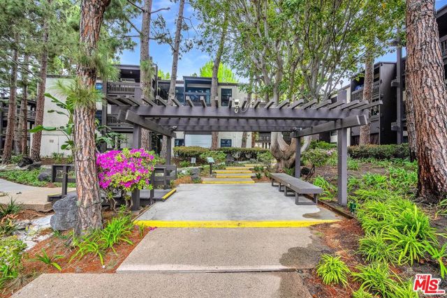 7765 W 91st Street, Playa del Rey CA: https://media.crmls.org/mediaz/c8ba9b2b-31f7-42b5-b2da-d4a34afe429a.jpg