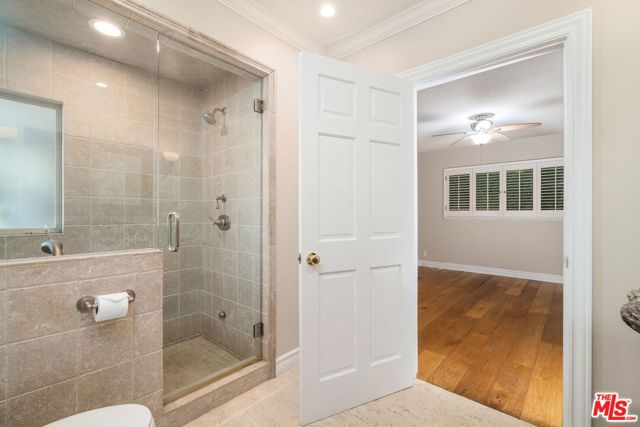 14972 CAMAROSA Drive, Pacific Palisades CA: https://media.crmls.org/mediaz/c8bab7da-018c-439e-97d8-98f87edaed02.jpg