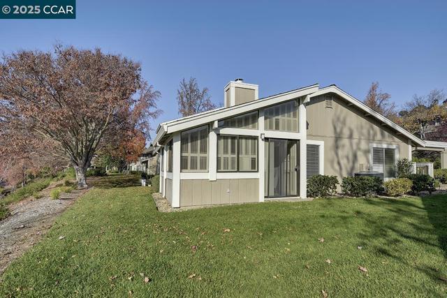 975 Terra California Dr, Walnut Creek CA: https://media.crmls.org/mediaz/c8bacbbc-e98c-486a-85a4-ac0c8d5f9360.jpg