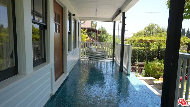 441 N Avenue 52, Los Angeles CA: https://media.crmls.org/mediaz/c8bb7679-c114-4562-a5d1-50cb65eaa767.jpg