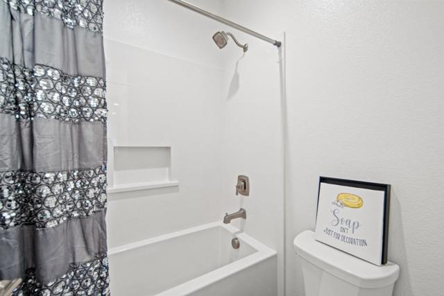 287 Skyview Drive, Marina CA: https://media.crmls.org/mediaz/c8bbc4db-80f5-4982-aff1-7604069b76d9.jpg