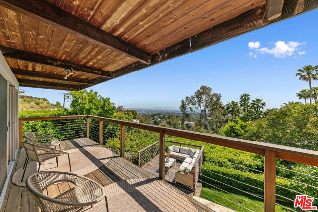 1470 N Tigertail Road, Los Angeles CA: https://media.crmls.org/mediaz/c8bbfa8c-3071-4d53-868a-d355fe460b62.jpg