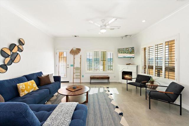 6207 Red Bluff Avenue, Yucca Valley CA: https://media.crmls.org/mediaz/c8bc4b4c-e850-4a59-9bbf-e1ce163d747a.jpg