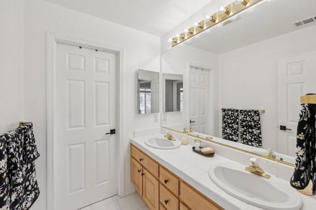 410 Krystallos Lane, Redwood City CA: https://media.crmls.org/mediaz/c8bca414-da67-455e-85e6-1739defa74ba.jpg