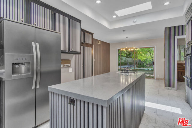 11410 Canton Drive, Studio City CA: https://media.crmls.org/mediaz/c8bcdf27-e755-4776-ab68-5c8de5640a1f.jpg