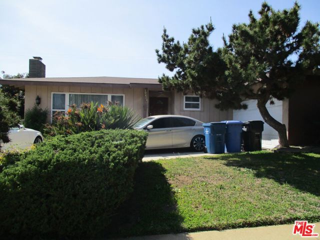 10421 S 1st Avenue, Inglewood CA: https://media.crmls.org/mediaz/c8bce0c5-293a-4e2e-845c-96f47d794422.jpg