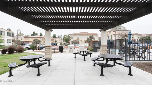 5057 Robles Street, Camarillo CA: https://media.crmls.org/mediaz/c8bd2708-b3be-48d1-b81f-8e372d3c4396.jpg