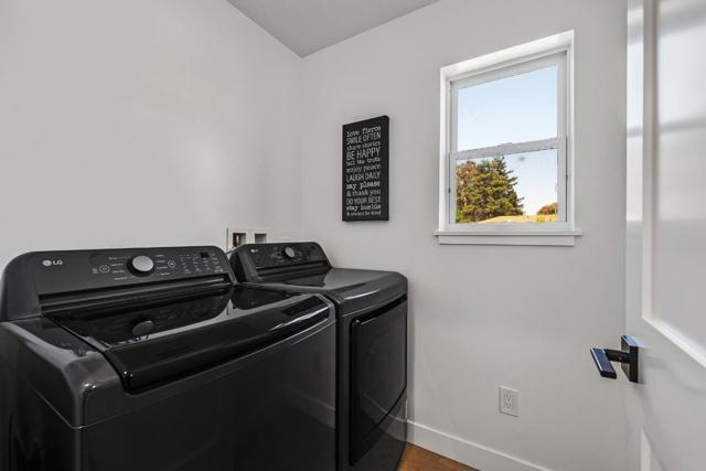 35 Arch Street, Redwood City CA: https://media.crmls.org/mediaz/c8bd4279-8785-4c75-9b49-0f9ec2ea232d.jpg