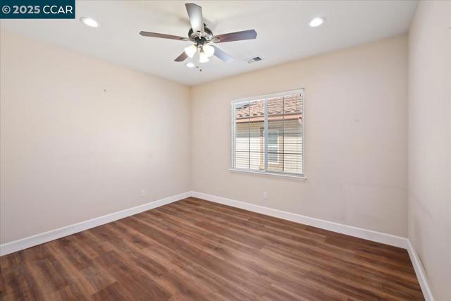 2901 Embleton Ln, San Ramon CA: https://media.crmls.org/mediaz/c8bd588f-3a7b-43e5-82ac-0a1e68f4b5c4.jpg