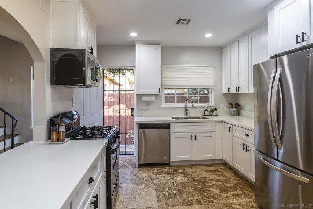 4256 Menlo - photo 19