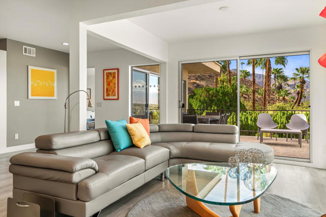 2002 Southridge Drive, Palm Springs, CA 92264