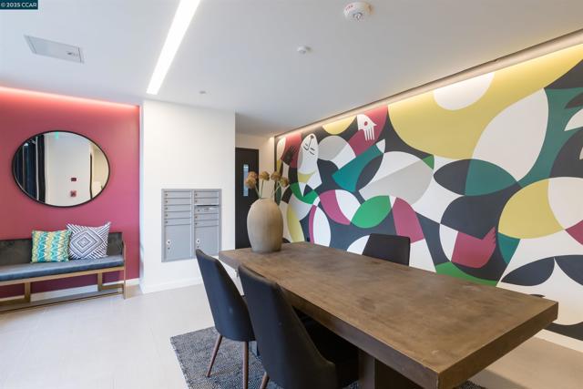 58 Vernon St, Oakland CA: https://media.crmls.org/mediaz/c8be2d00-48cc-4e22-a4ea-246e6bd56817.jpg