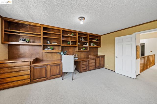 Image 42 of 60 For 921 Rock Canyon Cir