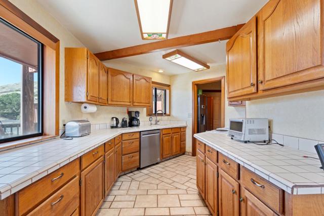 20101 Panoche Road, Paicines CA: https://media.crmls.org/mediaz/c8be4da1-bb31-4d3e-a767-9a68fffd52b2.jpg