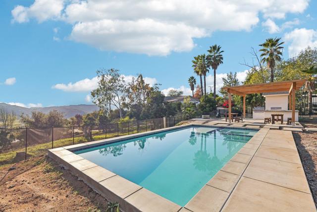 26086 Bear Valley Heights Road, Escondido CA: https://media.crmls.org/mediaz/c8bed3c2-fcdb-43b7-a1ac-39606fa7e1cd.jpg