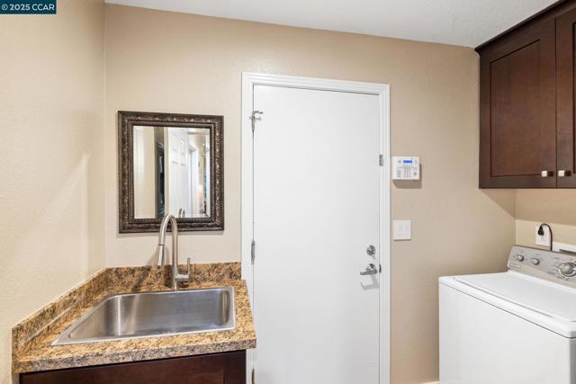 11878 W Vomac Rd, Dublin CA: https://media.crmls.org/mediaz/c8befb0a-ff9a-4fa4-905a-f29d88c46da5.jpg