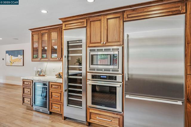 732 Graham Ct, Danville CA: https://media.crmls.org/mediaz/c8bf1342-9656-400d-831a-93497d3afe33.jpg