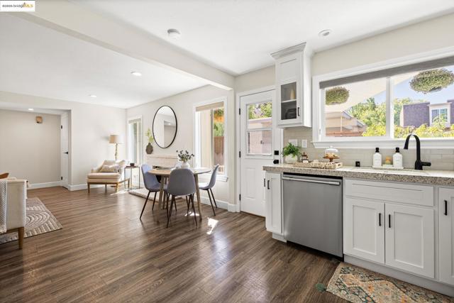 1515 Schenone Ct, Concord CA: https://media.crmls.org/mediaz/c8bf1d73-c044-48d8-9669-c1b3bc753593.jpg