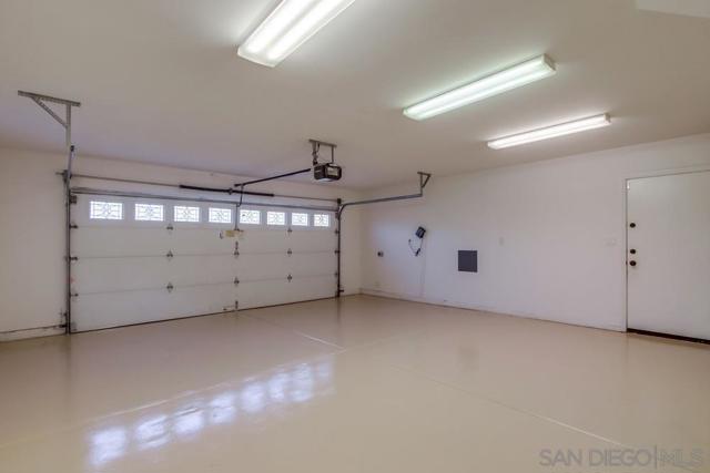 14590 Kent Hill Way, Poway CA: https://media.crmls.org/mediaz/c8bf97fe-f3c7-4103-b820-135a2172ff96.jpg