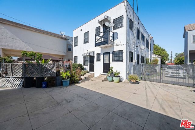 4006 21st Street, Los Angeles, California 90018, ,Multi-Family,For Sale,21st,24414457