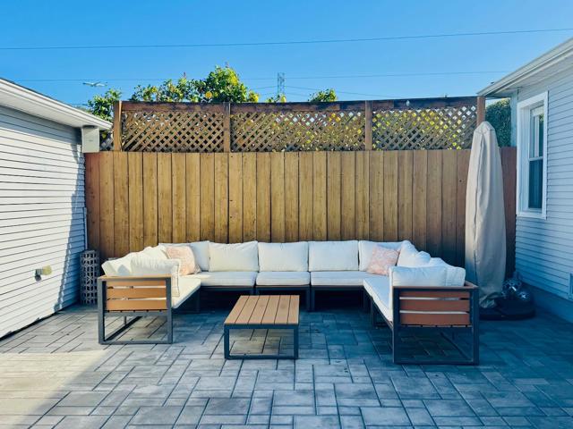 1639 Cypress Avenue, San Mateo CA: https://media.crmls.org/mediaz/c8bfd7ae-64ed-49b6-9de0-bd6a5e629dd4.jpg