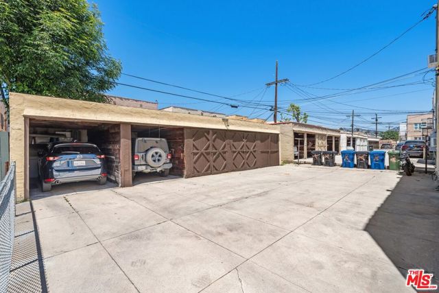 347 N Curson Avenue, Los Angeles CA: https://media.crmls.org/mediaz/c8c02943-786c-4f10-837e-86e711f1edbd.jpg