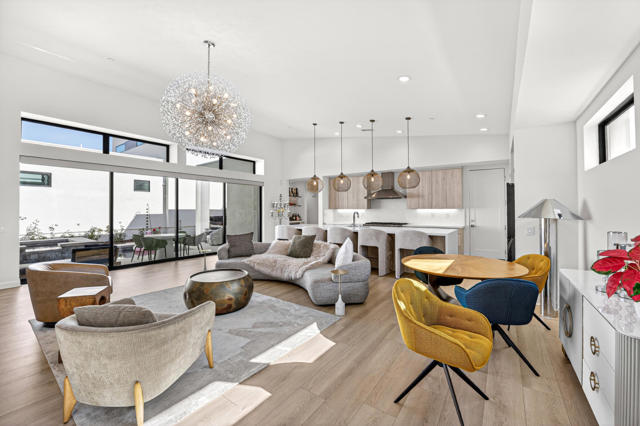 795 Obsidian W Loop, Palm Springs CA: https://media.crmls.org/mediaz/c8c09e7c-519e-46ce-b224-e8c58303f98a.jpg