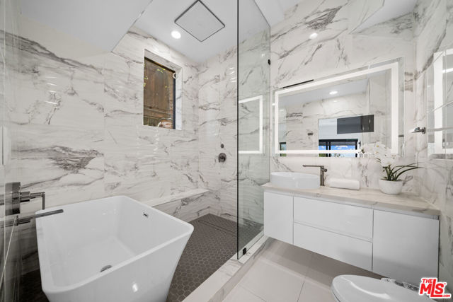 7141 Woodrow Wilson Drive, Los Angeles CA: https://media.crmls.org/mediaz/c8c0cde7-4921-4191-9304-68d742c91512.jpg