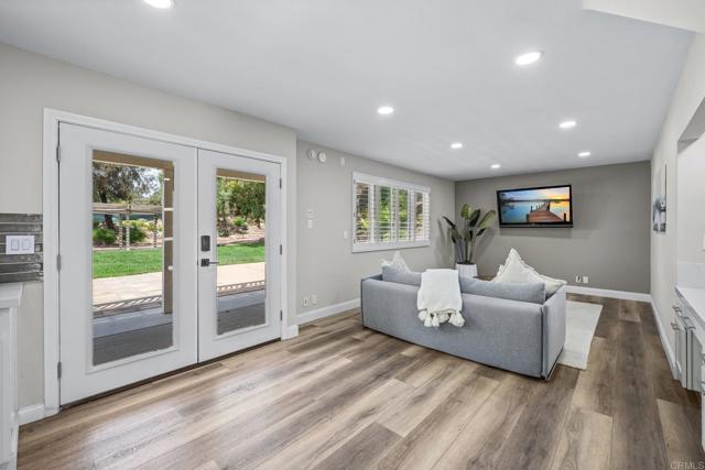 Detail Gallery Image 17 of 28 For 325 Santa Helena Dr, Solana Beach,  CA 92075 - 6 Beds | 4 Baths