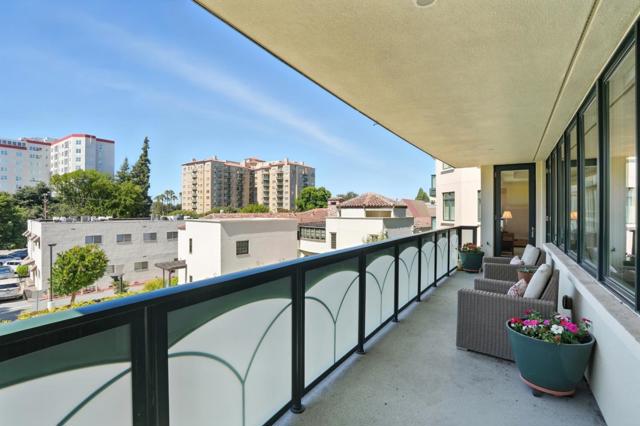 10 CRYSTAL SPRINGS Road, San Mateo CA: https://media.crmls.org/mediaz/c8c11774-c53b-49e9-b817-71238afbd319.jpg