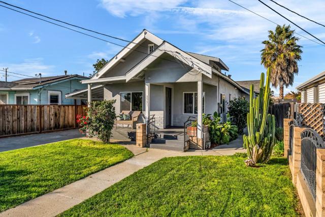 1539 E San Fernando Street, San Jose CA: https://media.crmls.org/mediaz/c8c13ad3-7eb5-4321-9e74-b1da09df4d36.jpg