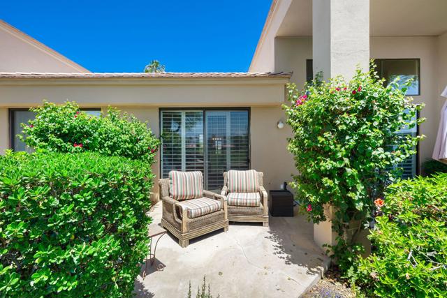 80601 Oak Tree, La Quinta CA: https://media.crmls.org/mediaz/c8c143b0-0fbb-467c-bd3c-f2ad1267c3d9.jpg